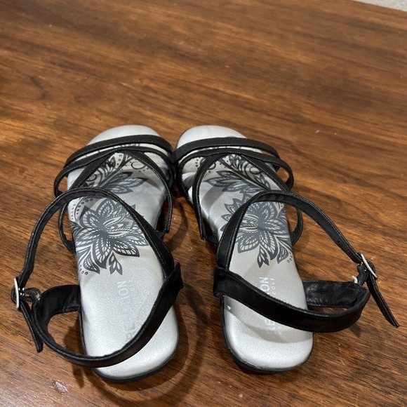 Kenneth Cole Reaction‎ Womens Black Strappy Ankle Strap Sandals Size 4 - Picture 6 of 8